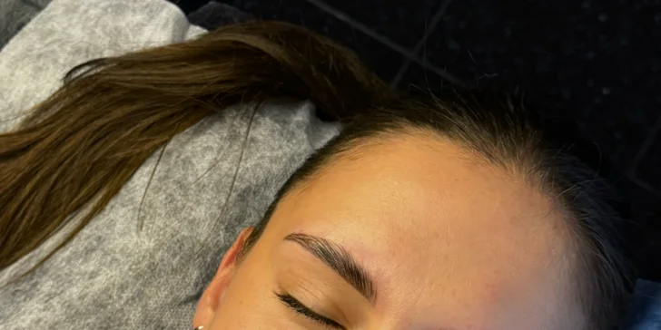 Těšit se můžete např.na čištění, peeling, masku či masáž obličeje a rukou. 