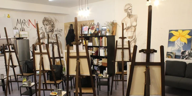 Studio se nachází v Karlíně, celý kurz vede zkušená lektorka a umělkyně. 