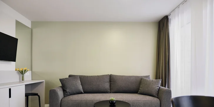Nechýba pohodlné posedenie, SAT TV a Wi-Fi.