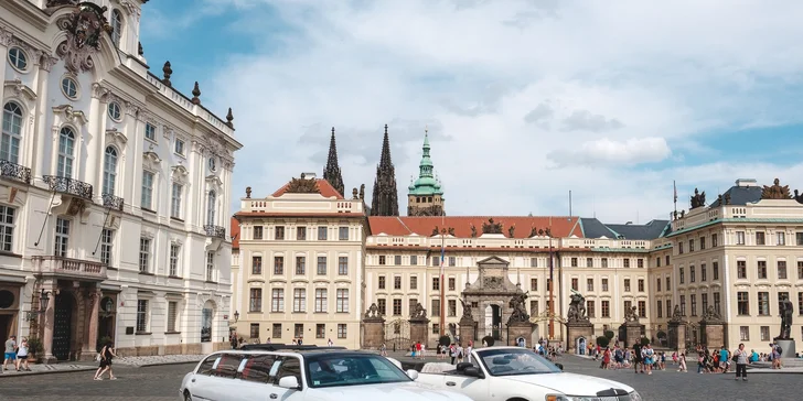 Na společenské akce nebo vyhlídkovou jízdu limuzínou cabrio až pro 8 osob