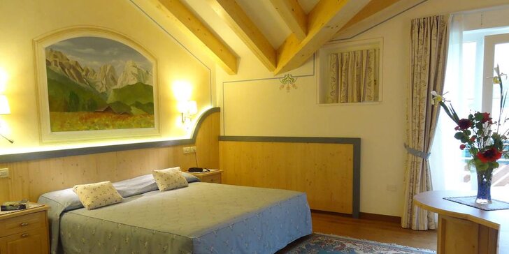 Zimní dovolená ve 4* hotelu s polopenzí a skipasem v blízkosti jezera Molveno