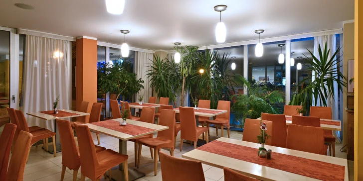 Menu s královským biftekem, kuřecí galantinou a jablečným závinem