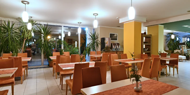 Menu s královským biftekem, kuřecí galantinou a jablečným závinem