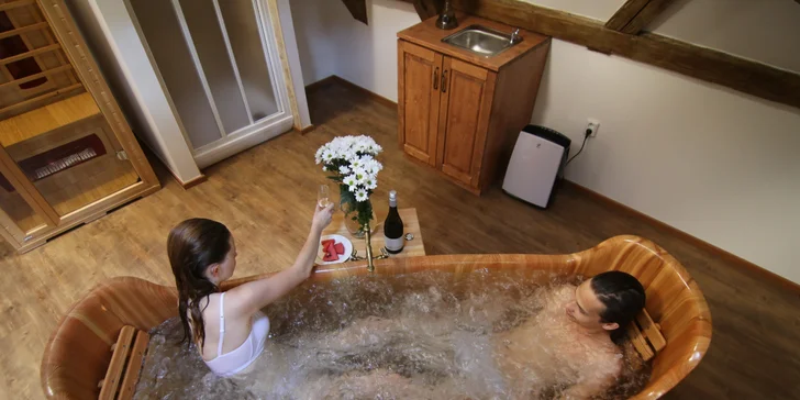 2 nebo 3 dny na zámku v centru Poděbrad: ochutnávka vína a nový wellness