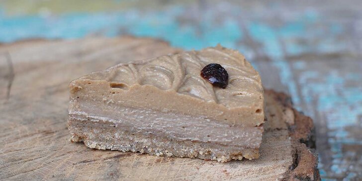 Pochoutka nabitá energií: veganské raw dorty plné kvalitních surovin