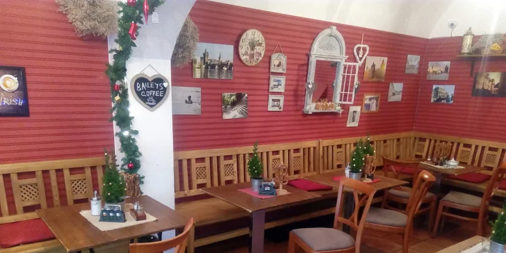 Vydatné 3chodové staročeské menu pro 2 v restauraci u Pražského hradu