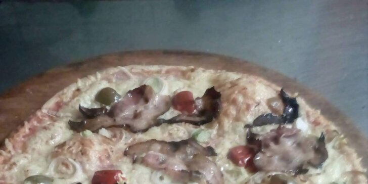 Kola štěstí: 2 pizzy o průměru 32 cm, které si necháte ušít na míru