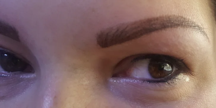 Permanentní make-up: Krásné obočí díky metodě 3D vláskování