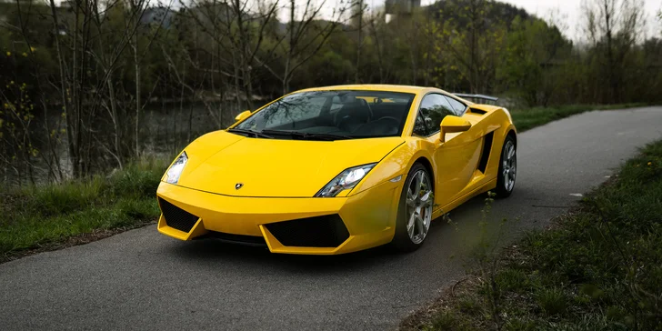 Lamborghini, Ford Mustang alebo Ferrari California T: Zážitková jazda v premávke