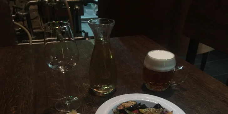 Pořádná hostina pro 2 osoby s neomezenou konzumací piva nebo s 0,5 l vína