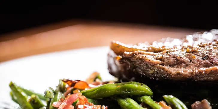 Hovězí rib eye steak z Brazílie, americké brambory a fazolky pro 1 nebo 2 osoby