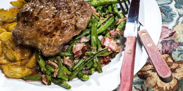 Hovězí rib eye steak z Brazílie, americké brambory a fazolky pro 1 nebo 2 osoby