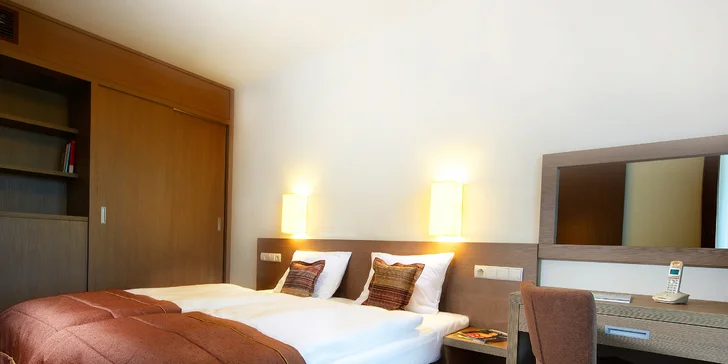 V apartmánu najdete manželskou postel a rozkládací pohovku pro další 2 výletníky. 