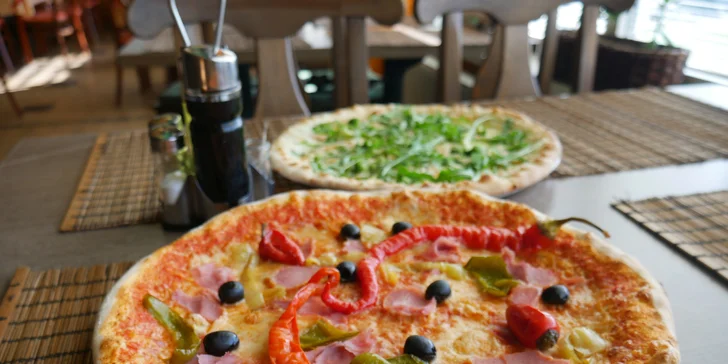 Bavte se s partou: hodina bowlingu pro 6 osob a dvě libovolné pizzy k tomu
