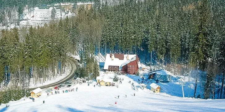 Lyžařský pobyt v Mariánských lázních: přímo u sjezdovky, polopenze i skipasy