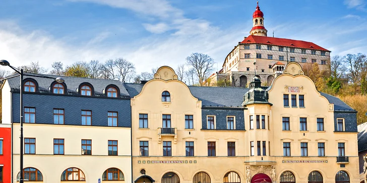 4* odpočinek v secesním hotelu pod náchodským zámkem: polopenze, lahev vína i sleva do aquaparku