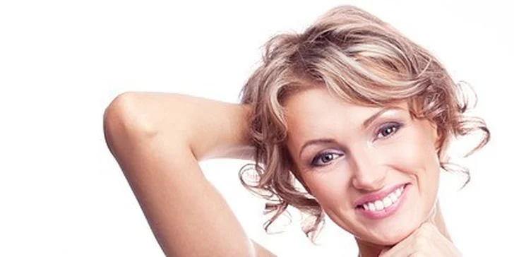 Blond melír a kompletní dámský střih