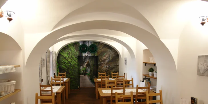 Na výlety, lyže i za odpočinkem do Adršpachu: polopenze a privátní wellness