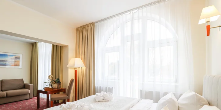 Apartmán má samostatnou ložnici a obývák.