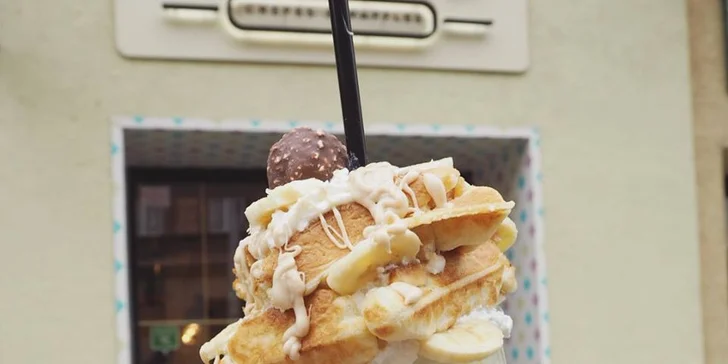 Milkshake s vaflemi ve Waf-Waf na Letné: jahoda, banán nebo čokoláda