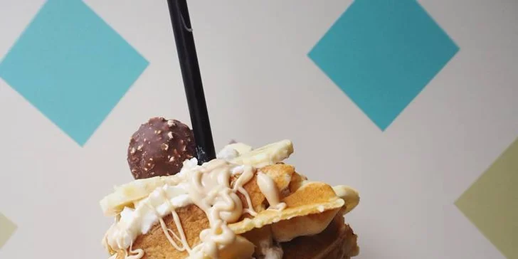 Milkshake s vaflemi ve Waf-Waf na Letné: jahoda, banán nebo čokoláda