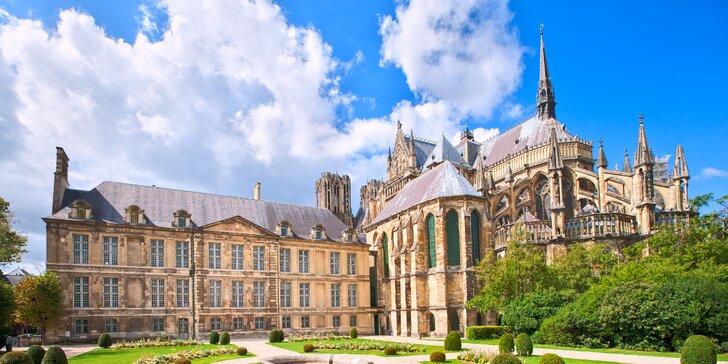 Paříž a sídla panovníků Fontainebleau­ a Vaux-le-Vicomte na 3 noci se snídaní