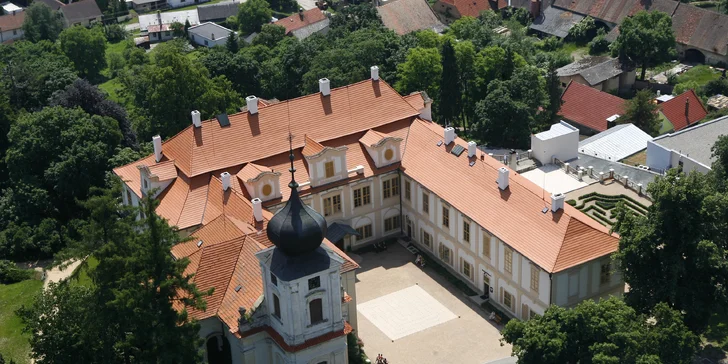 Večerní prohlídka zámku Loučeň a vstup do labyrintária pro děti i dospělé