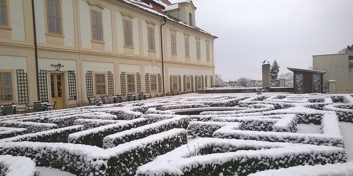 Večerní prohlídka zámku Loučeň a vstup do parku s labyrinty pro děti i dospělé