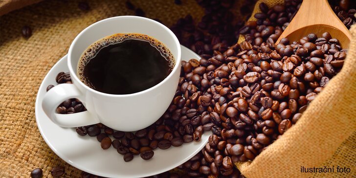 Horký nápoj dle výběru: kořeněný chai latte, čokoláda, svařák nebo espresso