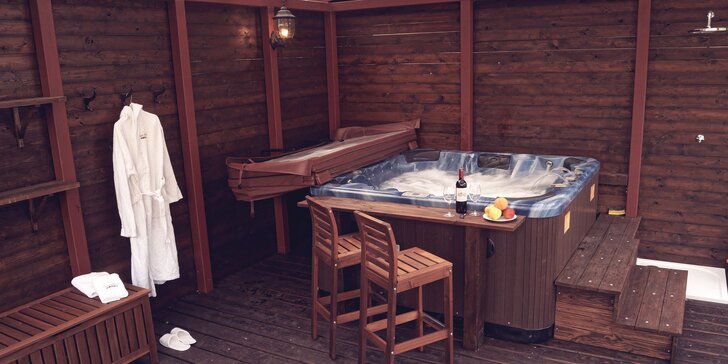 Klid v hotelu u lázeňského lesa vč. bazénu, sauny a možnosti masáže i vířivky