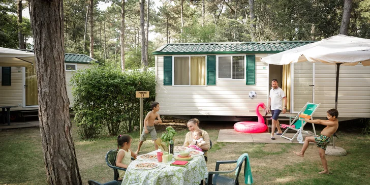 Pre páry, ktoré hľadajú útulné zázemie, je pripravený domček H (12 m²) s dvoma lôžkami.