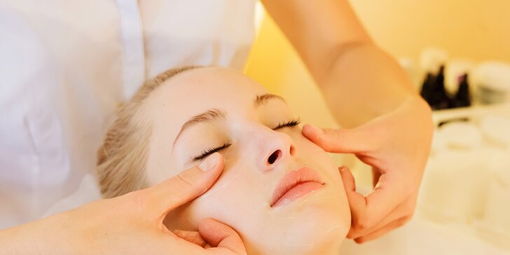 Kosmetické ošetření včetně čištění ultrazvukovou špachtlí a masáže