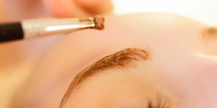 Kosmetické ošetření včetně čištění ultrazvukovou špachtlí a masáže