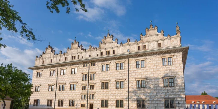 Luxus na zámku: ubytování pro 2 v apartmánech inspirovaných uměním