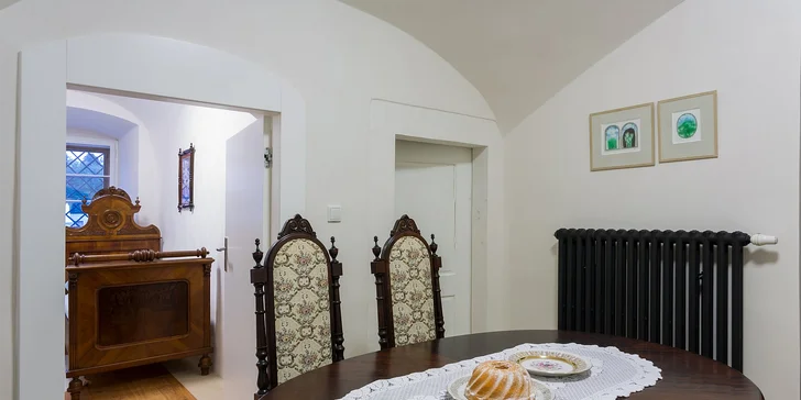 Luxus na zámku: ubytování pro 2 v apartmánech inspirovaných uměním