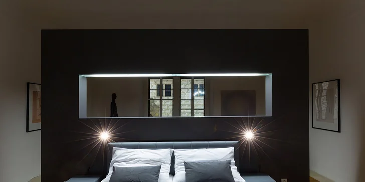 Luxus na zámku: ubytování pro 2 v apartmánech inspirovaných uměním