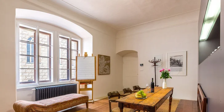 Luxus na zámku: ubytování pro 2 v apartmánech inspirovaných uměním
