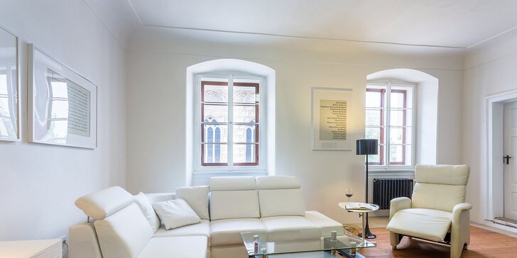 Luxus na zámku: ubytování pro 2 v apartmánech inspirovaných uměním