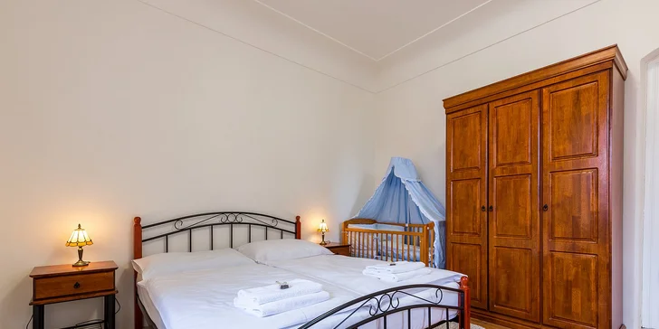 Luxus na zámku: ubytování pro 2 v apartmánech inspirovaných uměním
