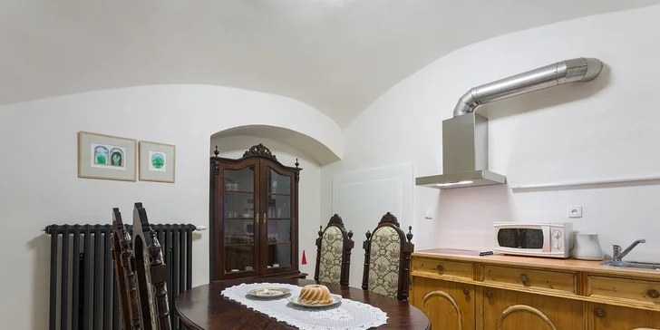 Luxus na zámku: ubytování pro 2 v apartmánech inspirovaných uměním