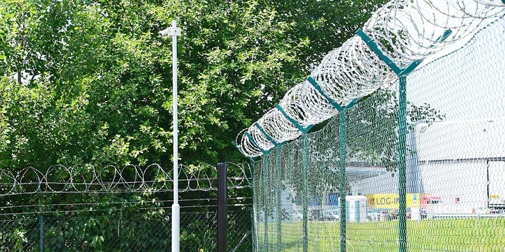 2-14 dní parkování u letiště Václava Havla v Praze včetně ručního umytí vozu a odvozu na letiště