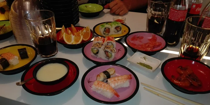 Running sushi: 2 hodiny neomezeného hodování pro 1 nebo 2 osoby
