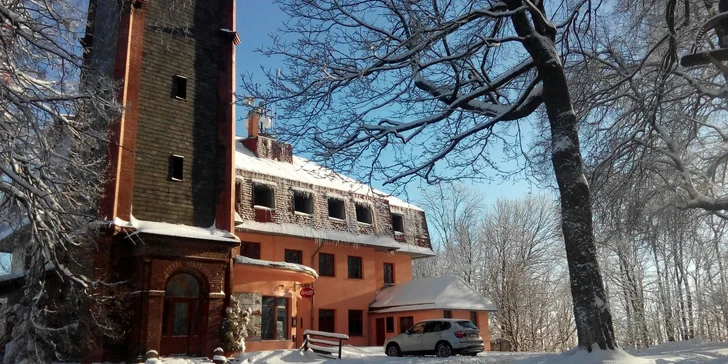 Dovolená s polopenzí na pomezí Podkrkonoší v penzionu s rozhlednou