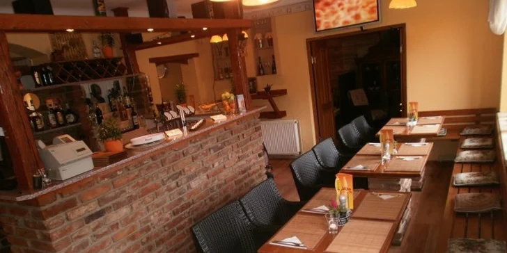 Bohatá kuřecí jehla nebo steak z lososa + příloha