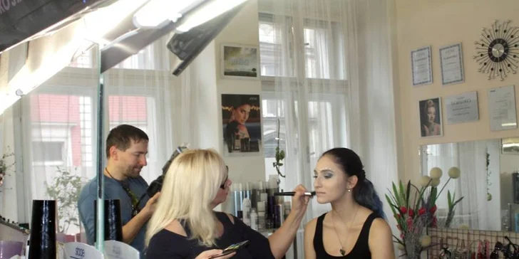 Líčení včetně účesu na promoce, plesy a další akce ve Studiu Visage Anděl