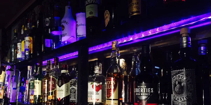 2 nebo 4 míchané drinky v baru Kachna Al Capone