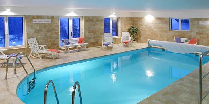 Wellness relax Beskydech: hotel u lesa, bazén, sauna i večeře při svíčkách