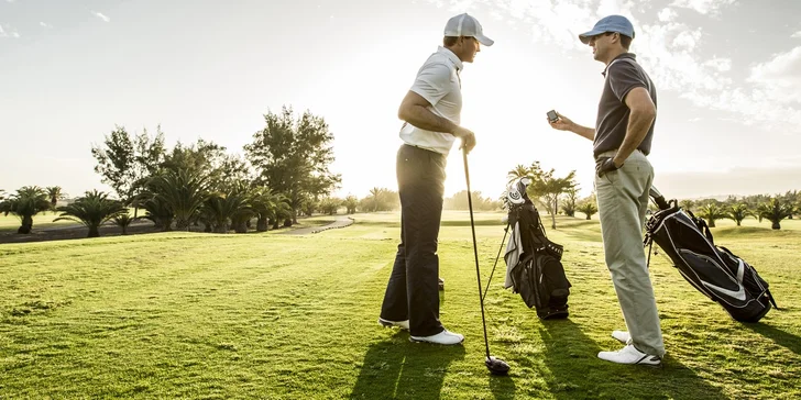 Zapracujte na odpalech: lekce golfu pro jednotlivce i rodiny v Holešově s možností ročního členství