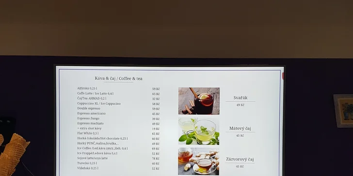 Chlebíčky a káva podle výběru: frappé, cappuccino nebo espresso