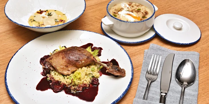 5chodové menu pro dva: kulajda, kachní stehno nebo hovězí steak i nápoje